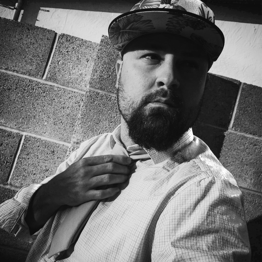 MrShorTie-founder-of-Mr-ShorTie-Jonathan-Loth-wearing-a-short-tie-shortie-pink-cotton-necktie